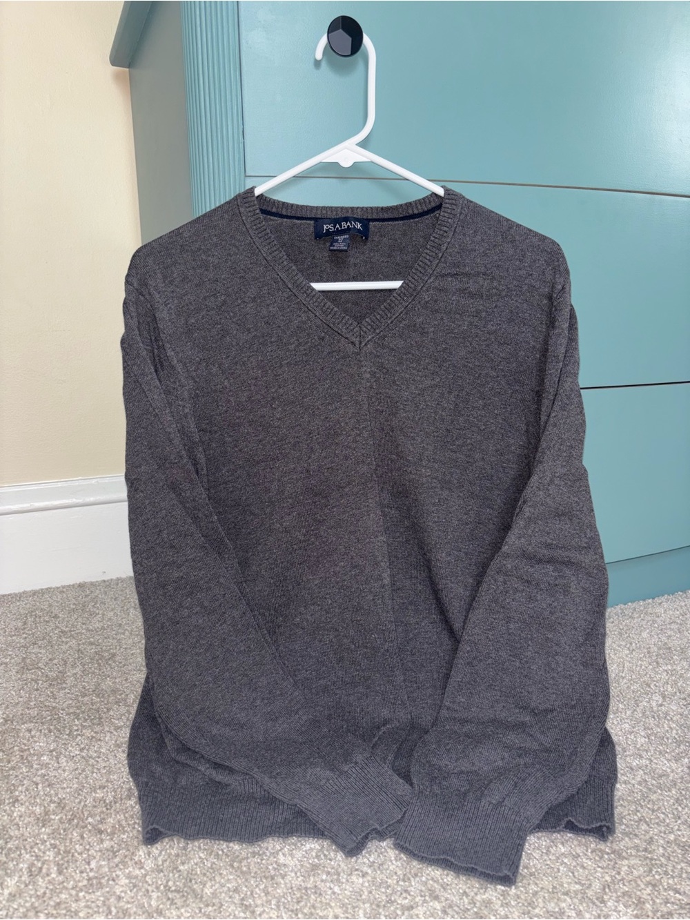 Jos. A. Bank Men's Charcoal Gray V-Neck Sweater